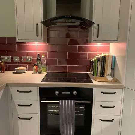 דירה One, The Carriage House, *