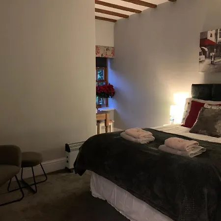 One, The Carriage House, Apartment