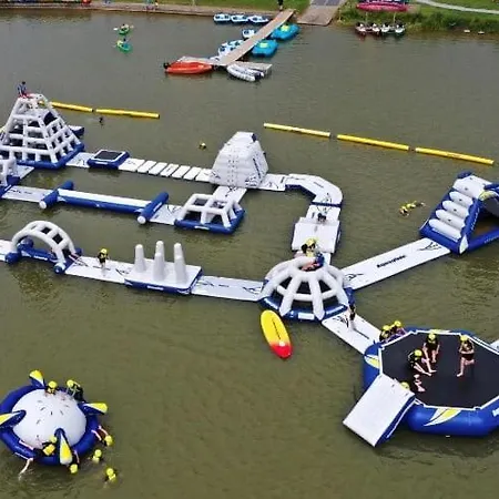 One, The Carriage House, Apartamento