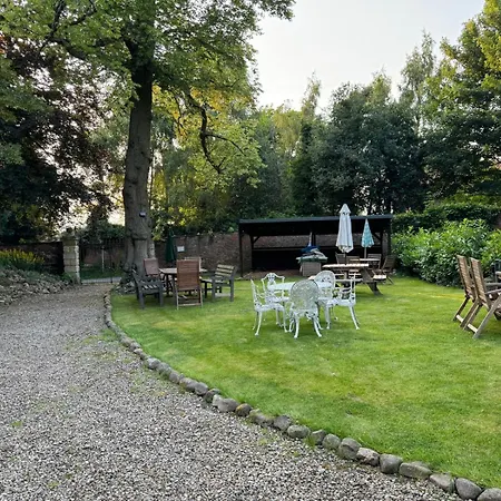 One, The Carriage House, Apartamento York