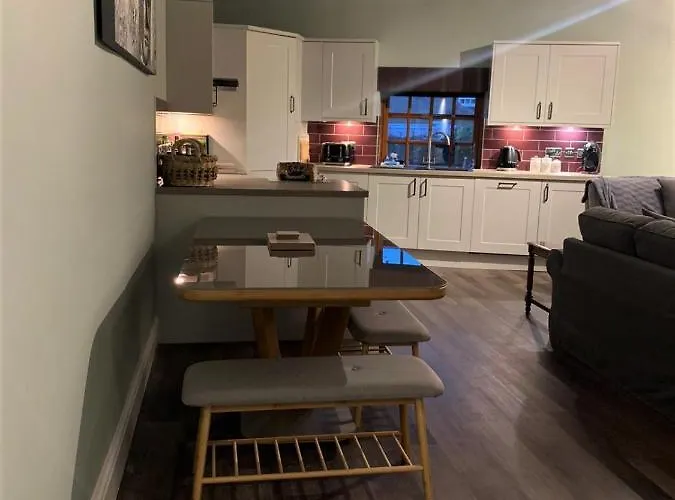 アパート One, The Carriage House,