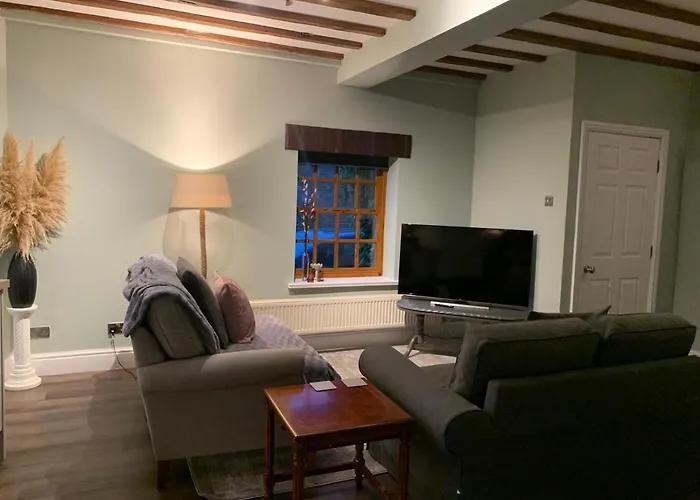 One, The Carriage House, アパート