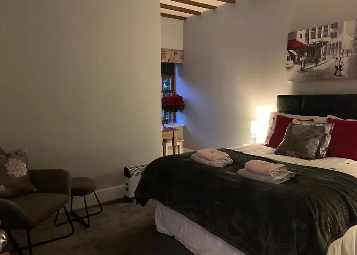 One, The Carriage House, アパート