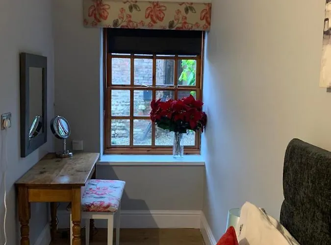 One, The Carriage House, アパート *