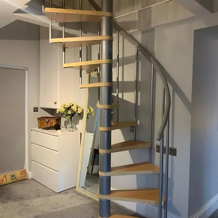 One, The Carriage House, Apartamento York